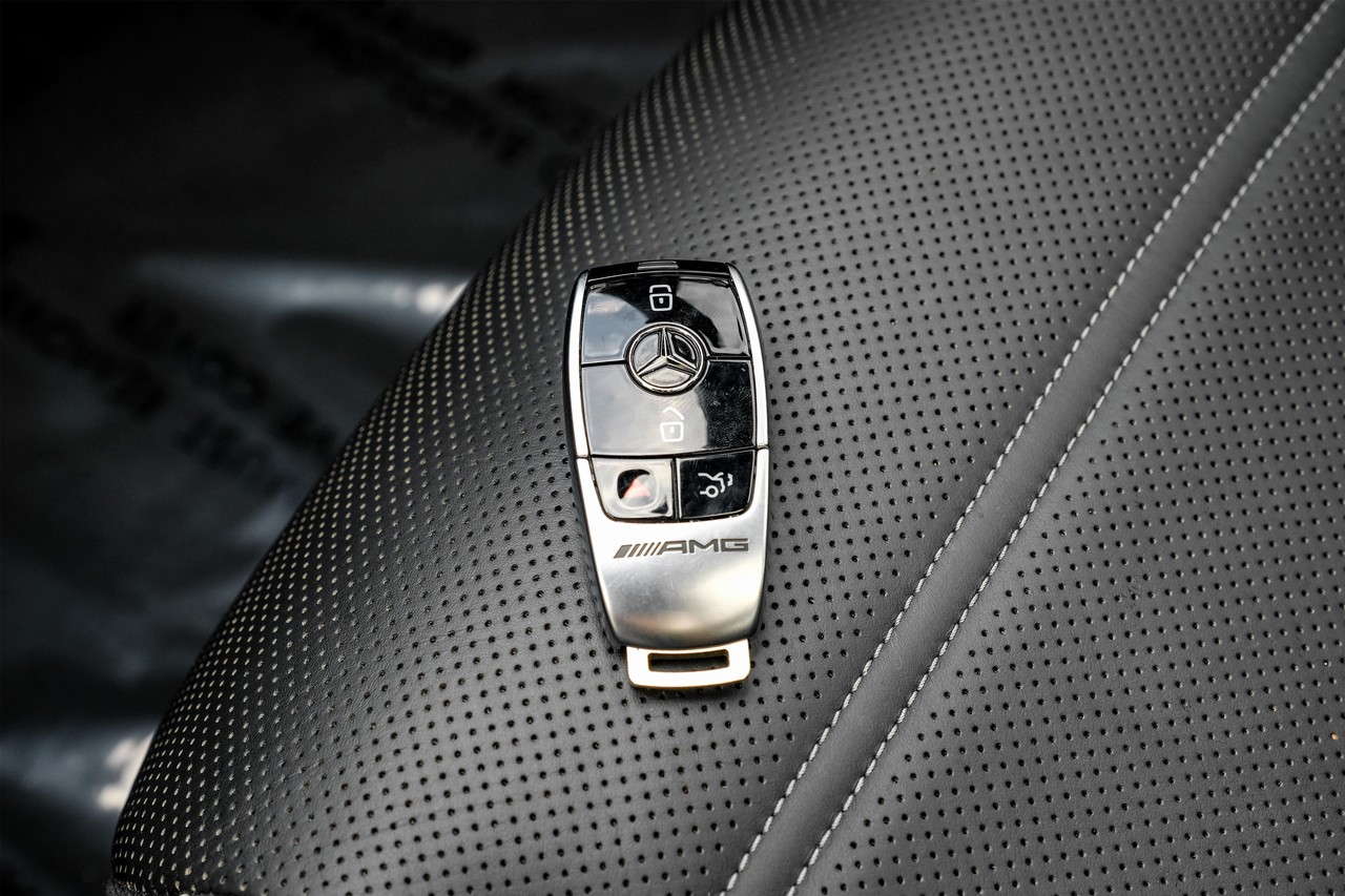 Mercedes-Benz E 63 AMG Vehicle Main Gallery Image 51