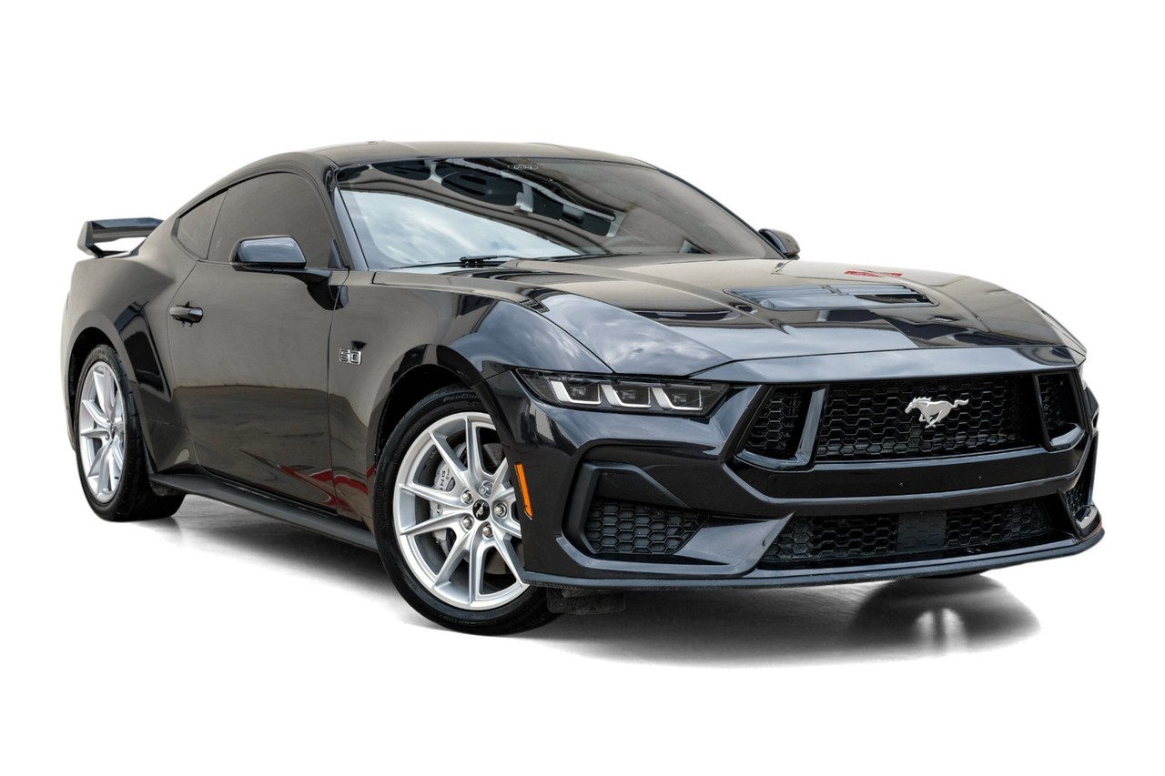 Ford Mustang Vehicle Main Gallery Image 06