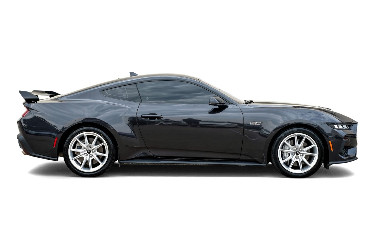 Ford Mustang Vehicle Main Gallery Image 07