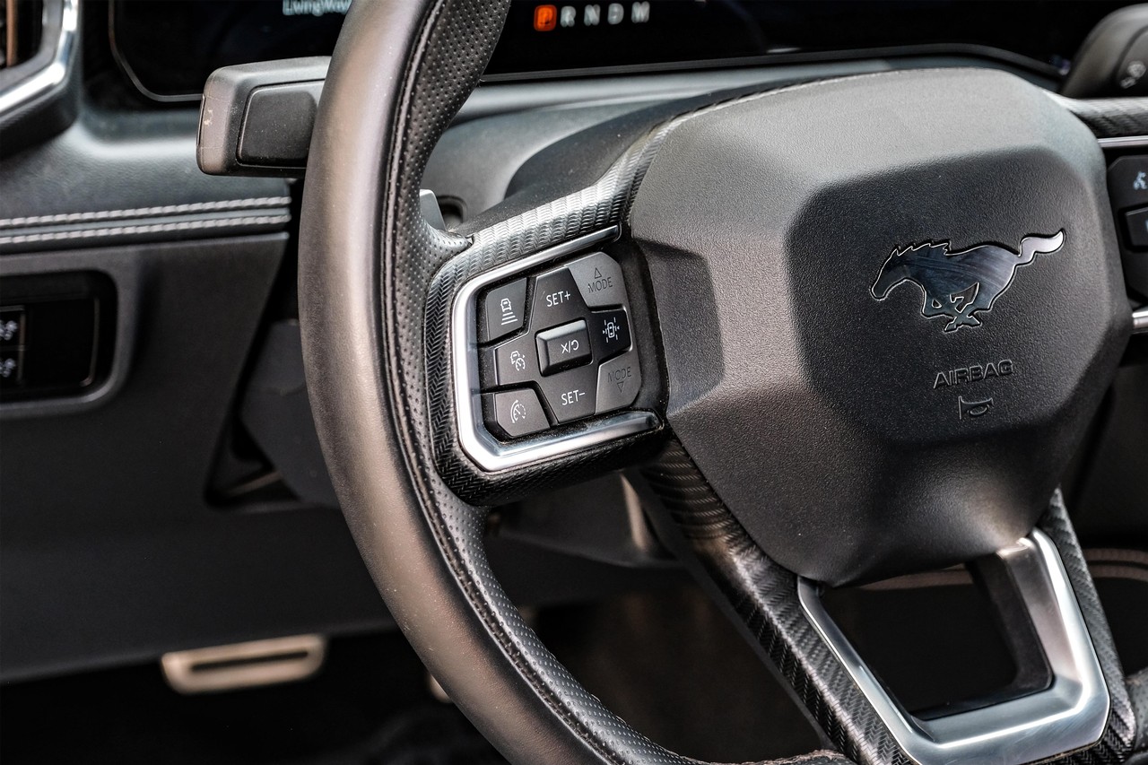 Ford Mustang Vehicle Main Gallery Image 15