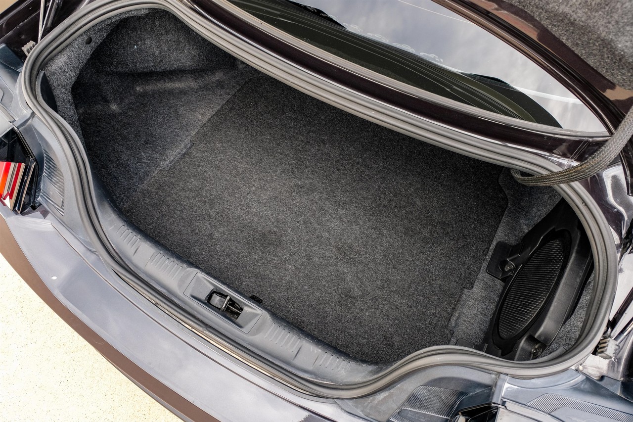 Ford Mustang Vehicle Main Gallery Image 39