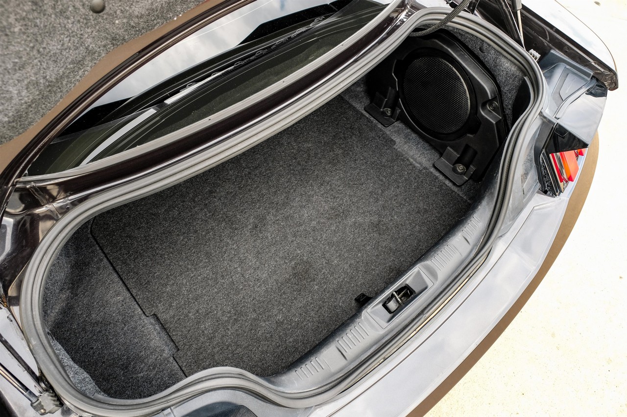 Ford Mustang Vehicle Main Gallery Image 40