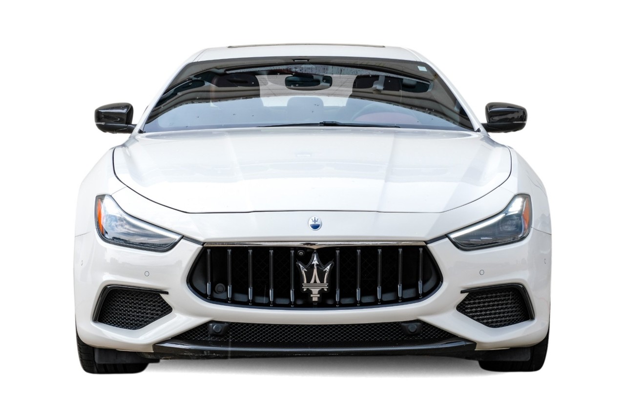 Maserati Ghibli Vehicle Main Gallery Image 04