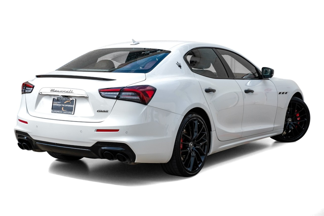Maserati Ghibli Vehicle Main Gallery Image 07