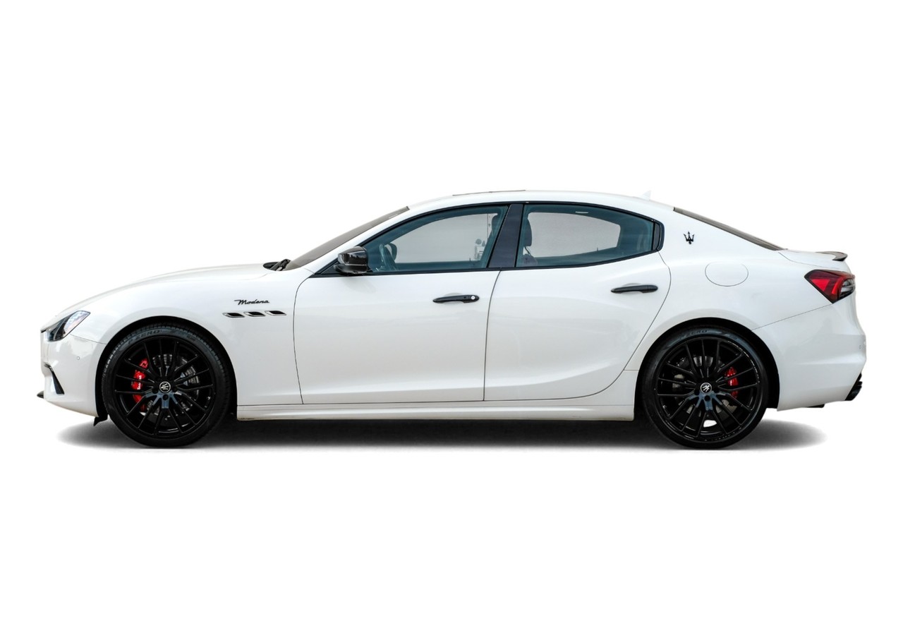 Maserati Ghibli Vehicle Main Gallery Image 09