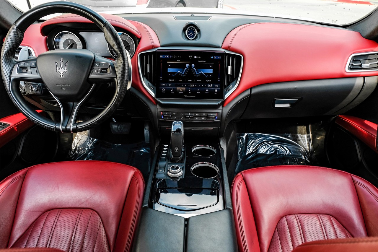 Maserati Ghibli Vehicle Main Gallery Image 10