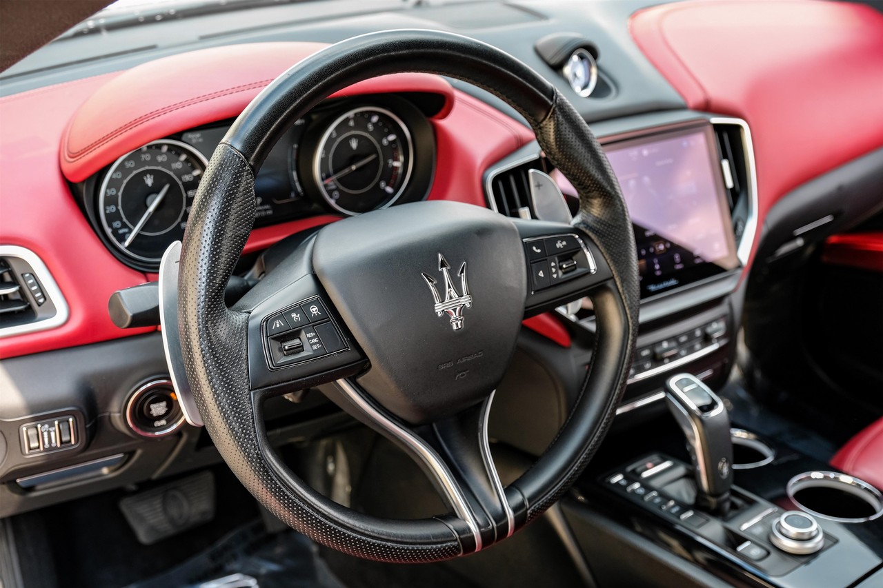 Maserati Ghibli Vehicle Main Gallery Image 11