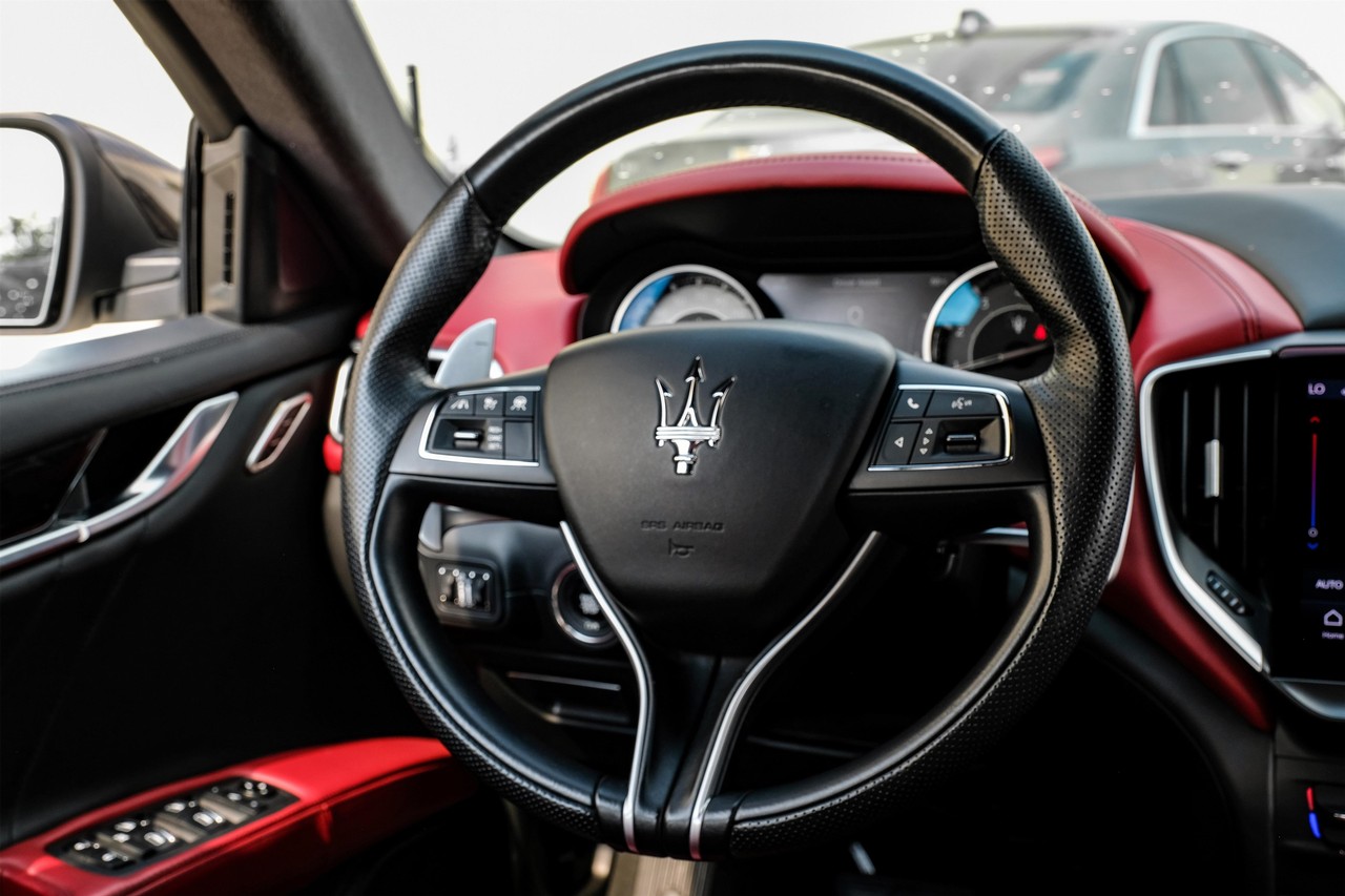Maserati Ghibli Vehicle Main Gallery Image 12