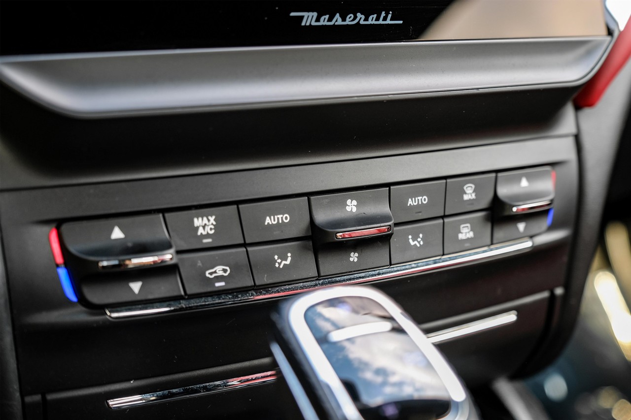 Maserati Ghibli Vehicle Main Gallery Image 19