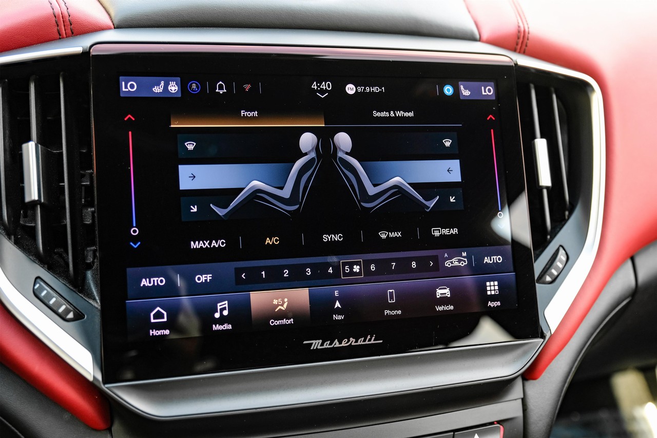 Maserati Ghibli Vehicle Main Gallery Image 22