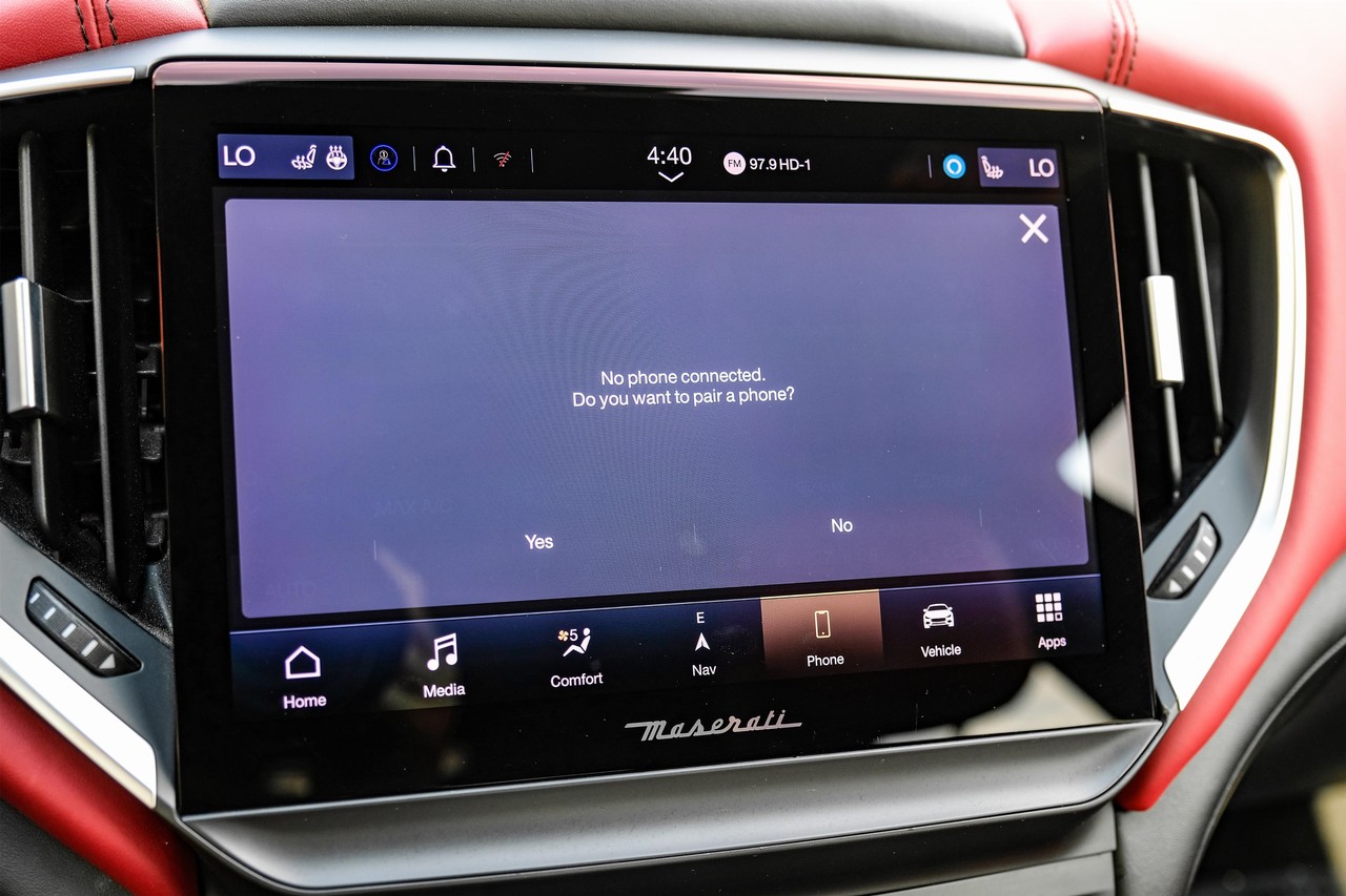 Maserati Ghibli Vehicle Main Gallery Image 26