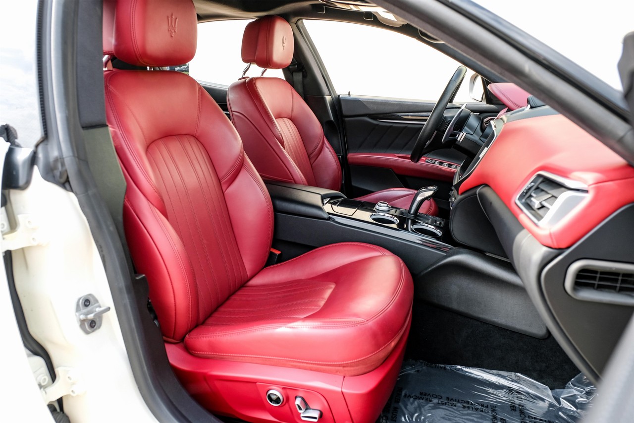 Maserati Ghibli Vehicle Main Gallery Image 31