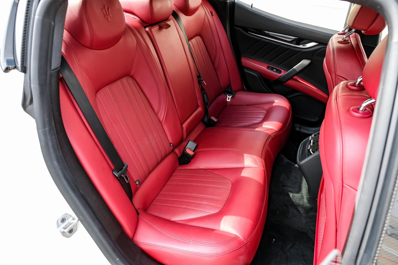 Maserati Ghibli Vehicle Main Gallery Image 32