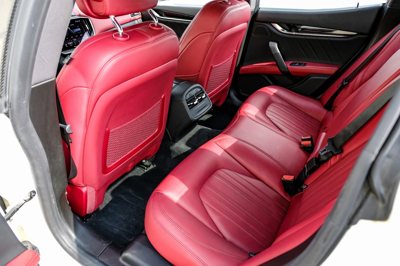 Maserati Ghibli Vehicle Main Gallery Image 34