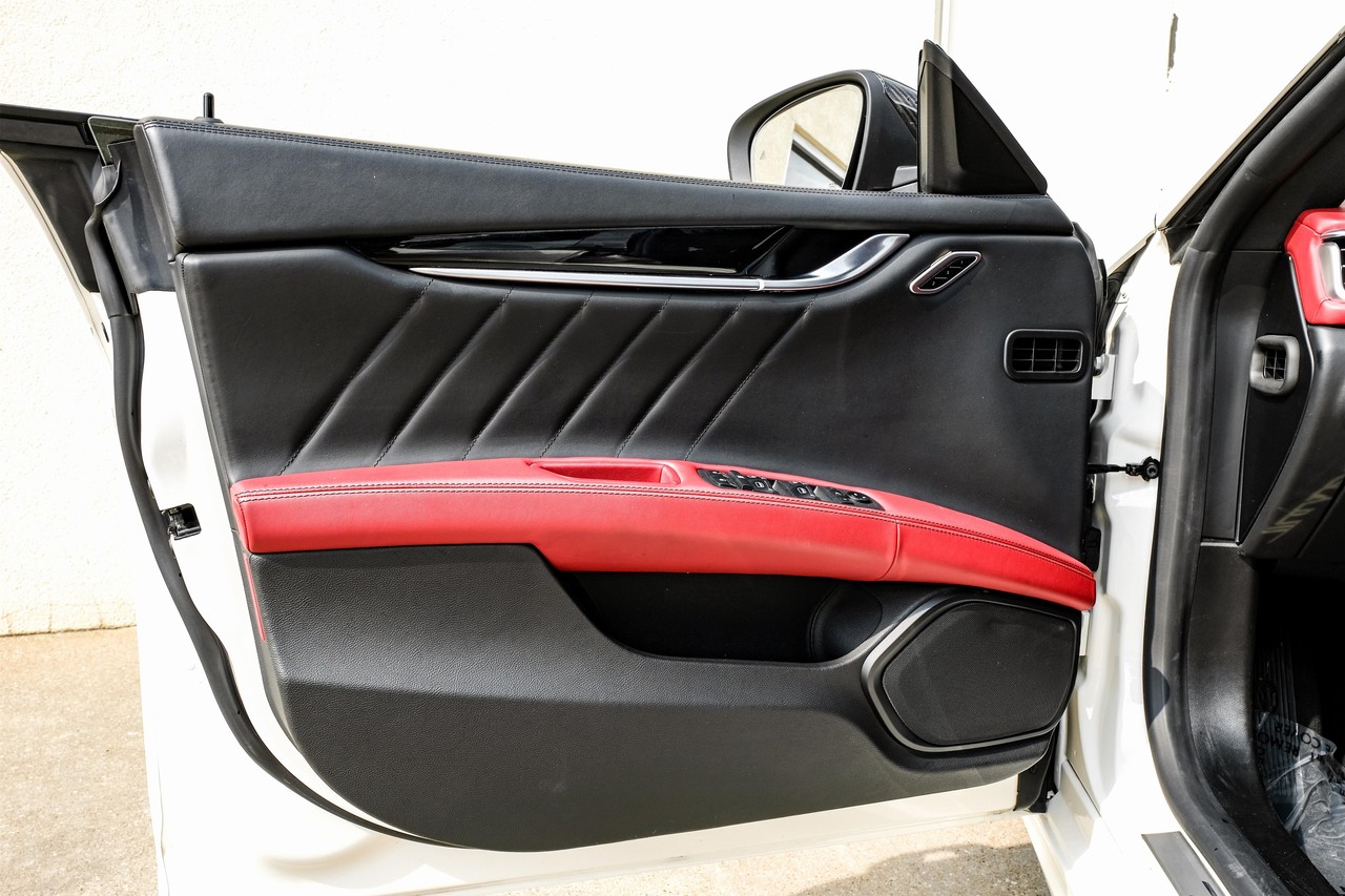 Maserati Ghibli Vehicle Main Gallery Image 38