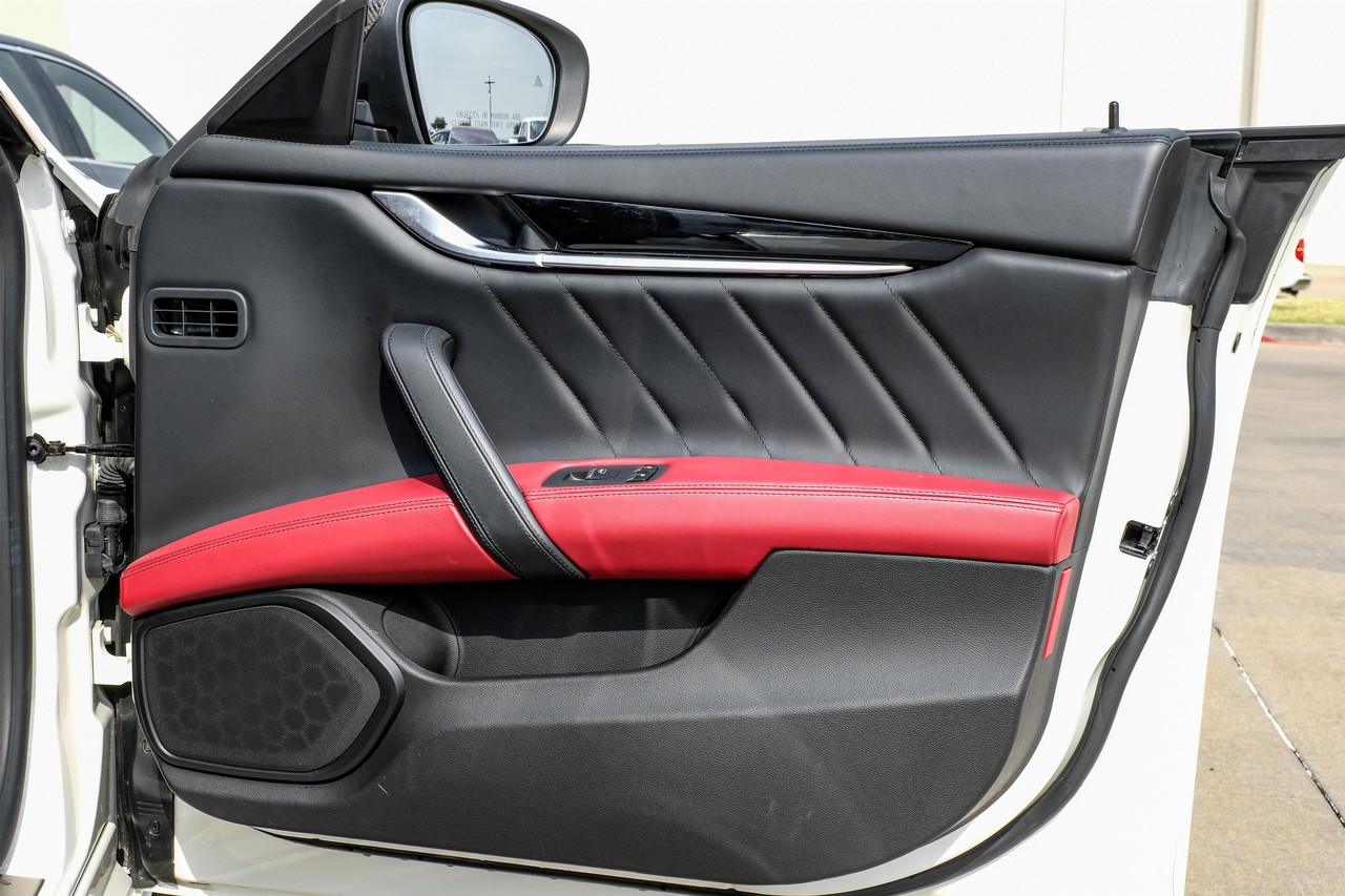 Maserati Ghibli Vehicle Main Gallery Image 40
