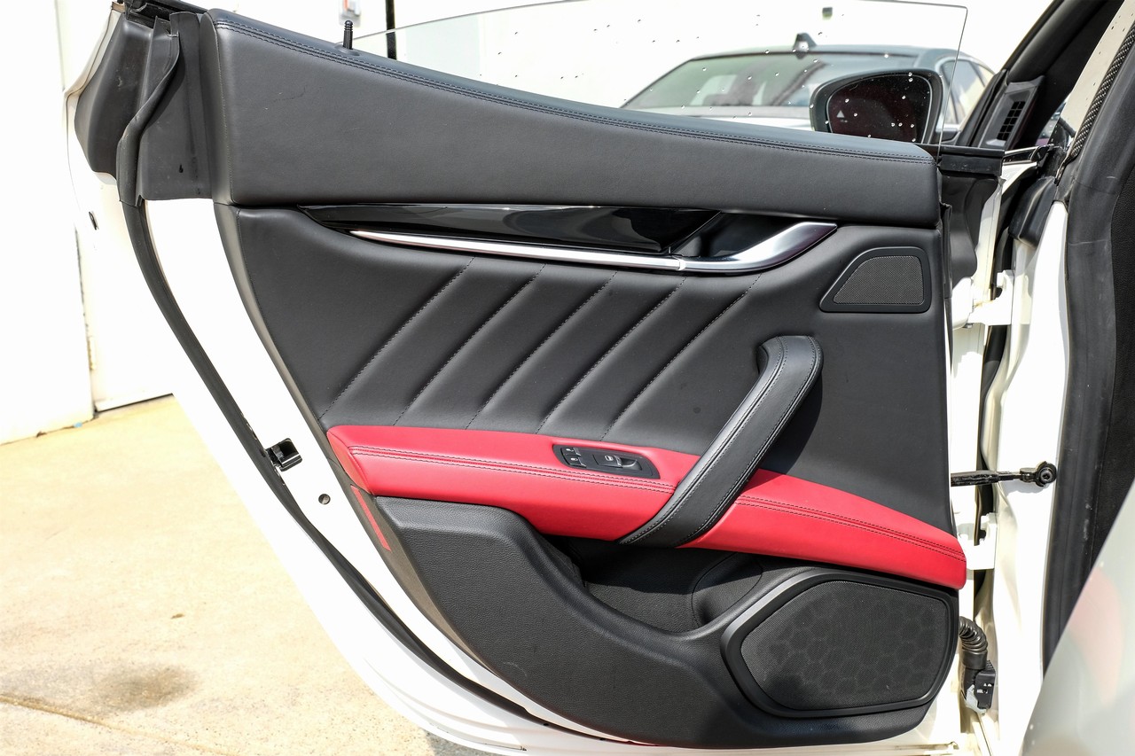 Maserati Ghibli Vehicle Main Gallery Image 41