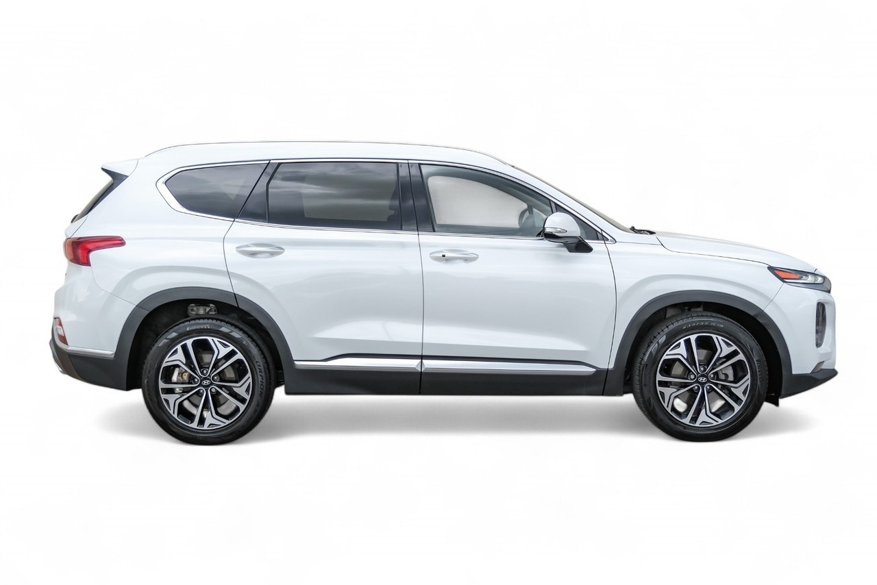 Hyundai Santa Fe Vehicle Main Gallery Image 08