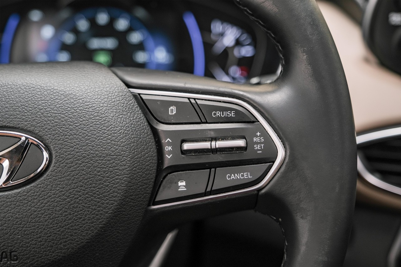 Hyundai Santa Fe Vehicle Main Gallery Image 18