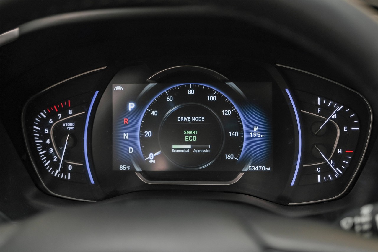 Hyundai Santa Fe Vehicle Main Gallery Image 19