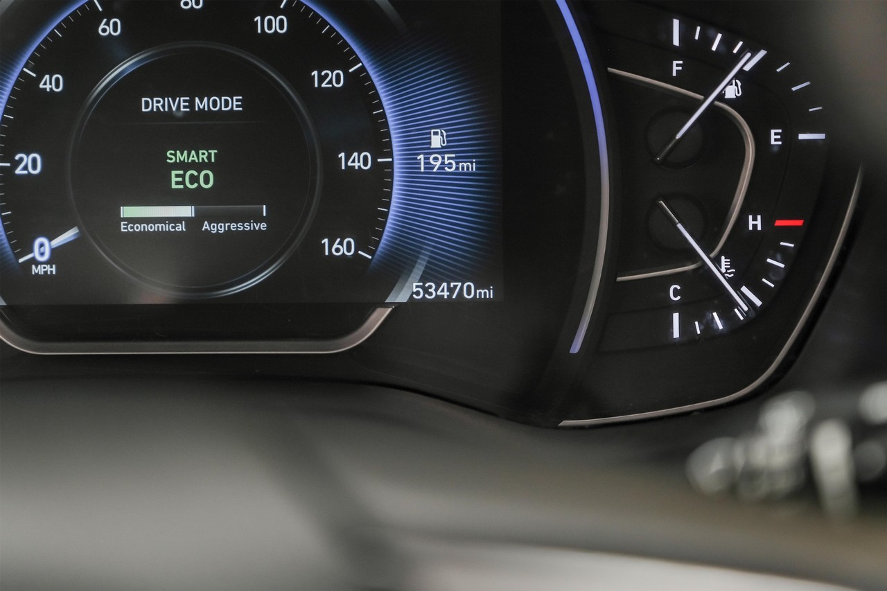 Hyundai Santa Fe Vehicle Main Gallery Image 20