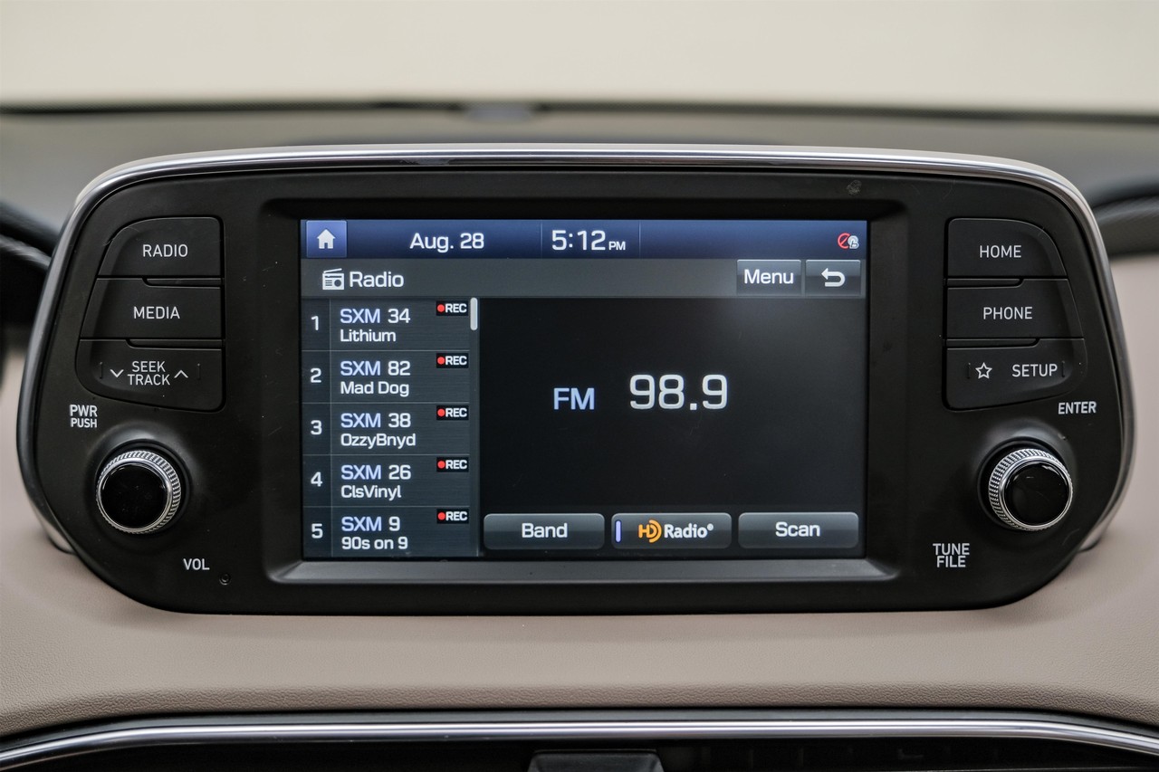 Hyundai Santa Fe Vehicle Main Gallery Image 27