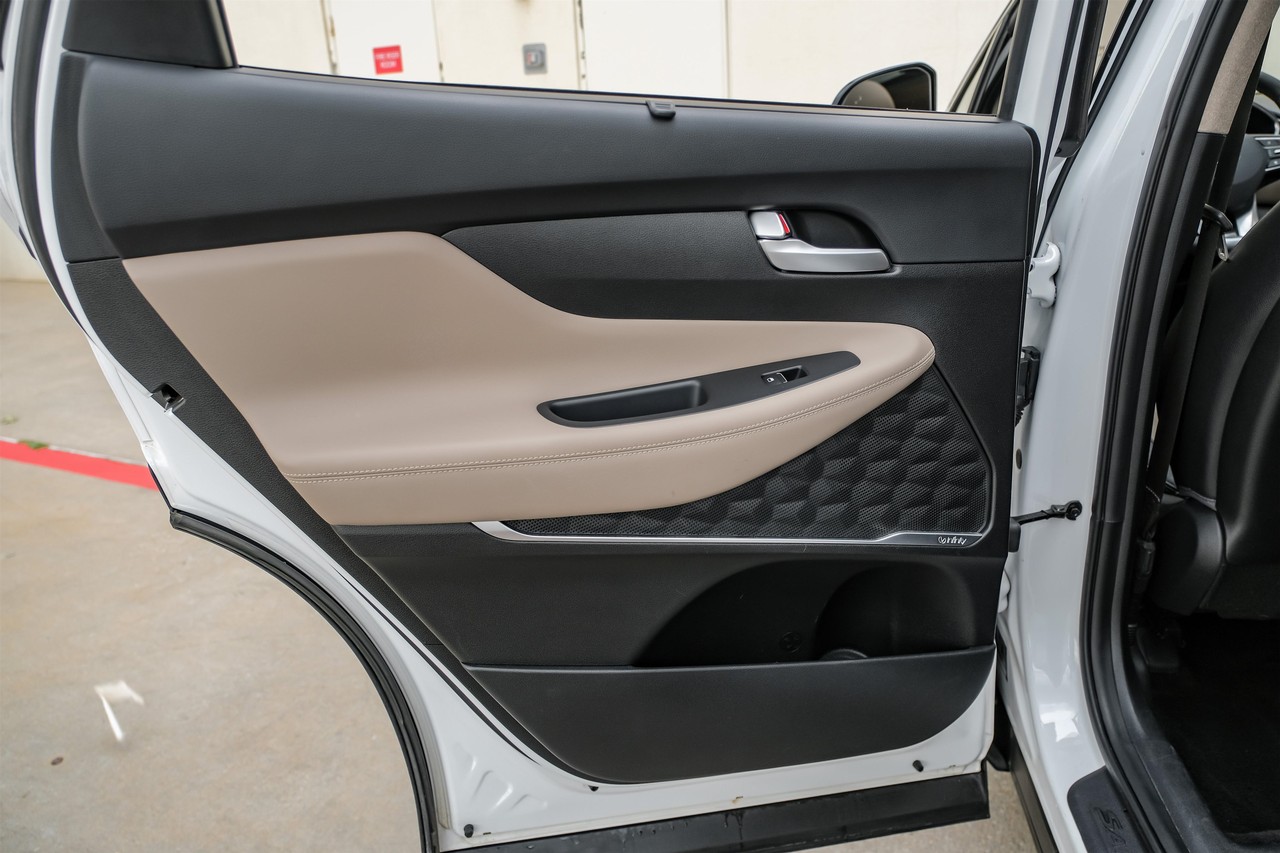 Hyundai Santa Fe Vehicle Main Gallery Image 41