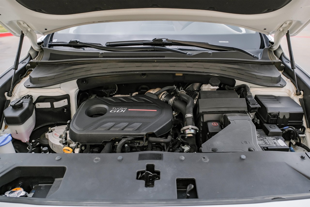 Hyundai Santa Fe Vehicle Main Gallery Image 46