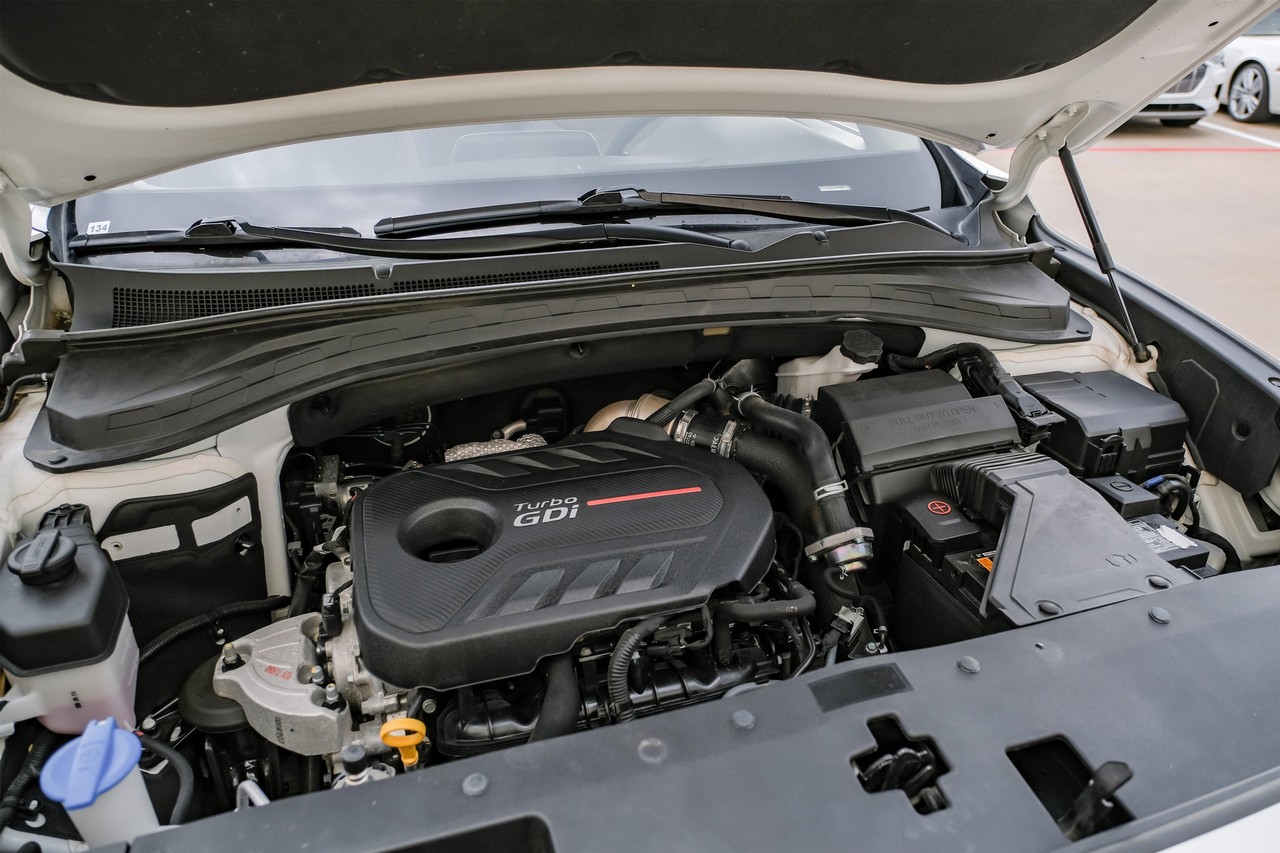 Hyundai Santa Fe Vehicle Main Gallery Image 47