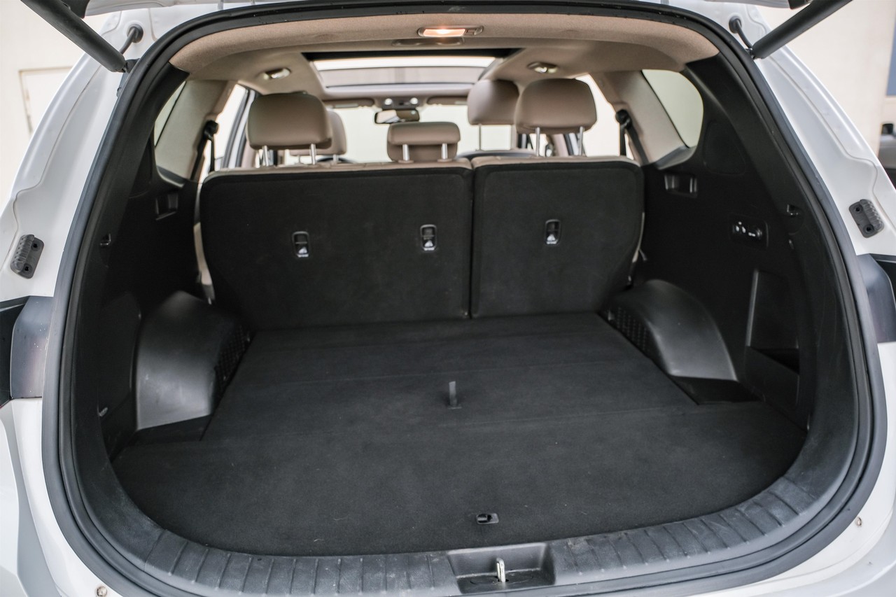 Hyundai Santa Fe Vehicle Main Gallery Image 50
