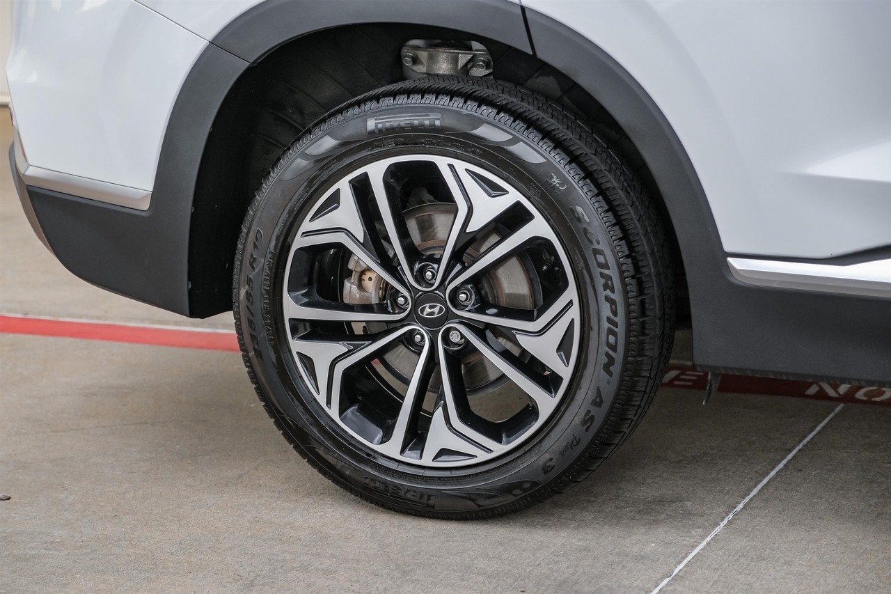 Hyundai Santa Fe Vehicle Main Gallery Image 52