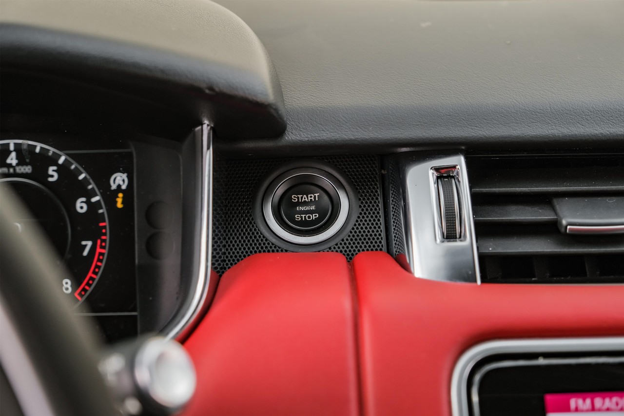 Land Rover Range Rover Sport Vehicle Main Gallery Image 21