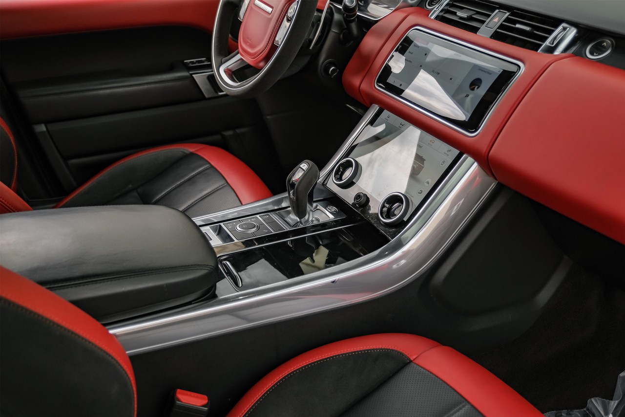 Land Rover Range Rover Sport Vehicle Main Gallery Image 23