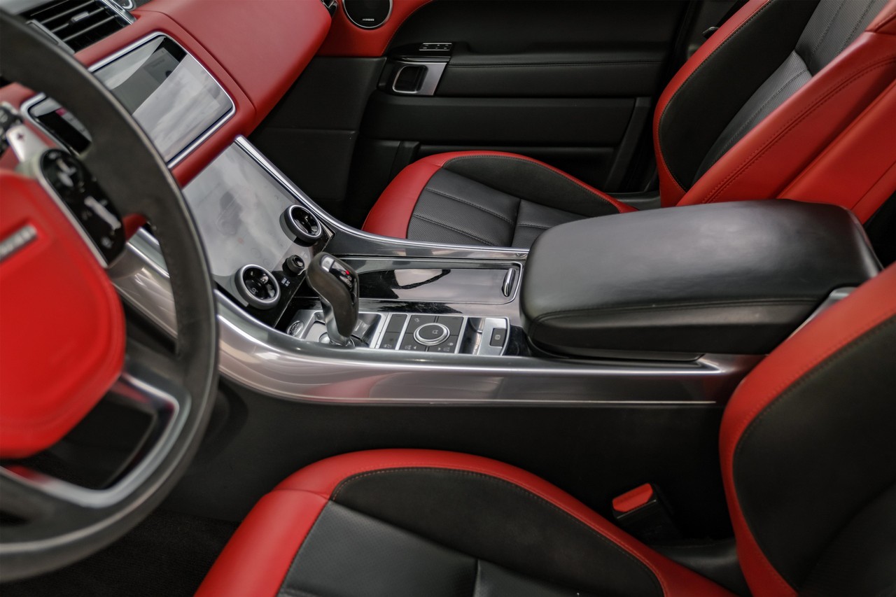 Land Rover Range Rover Sport Vehicle Main Gallery Image 24