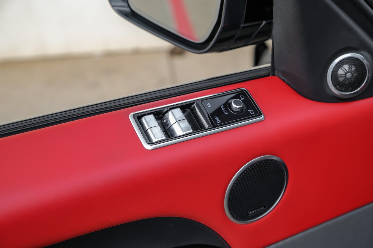 Land Rover Range Rover Sport Vehicle Main Gallery Image 37