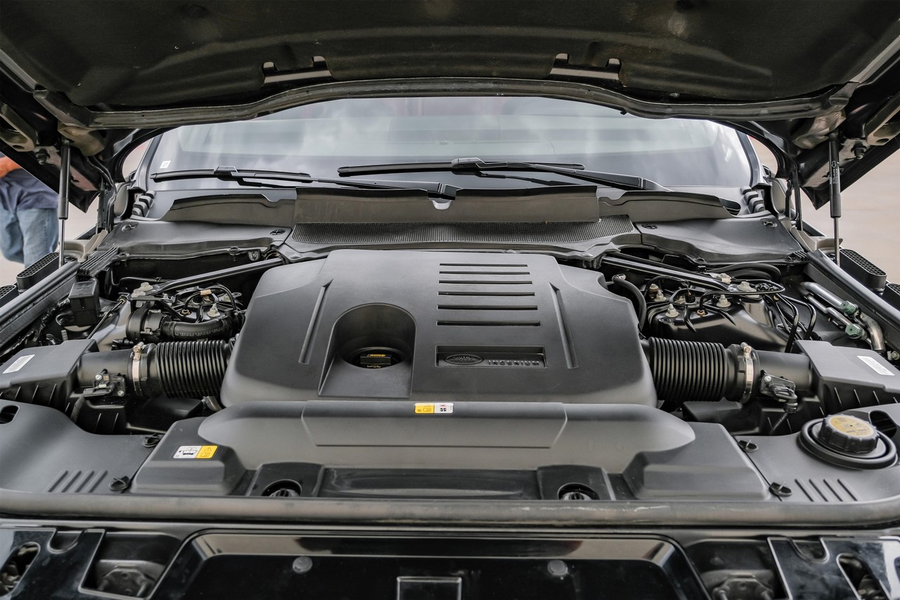 Land Rover Range Rover Sport Vehicle Main Gallery Image 44