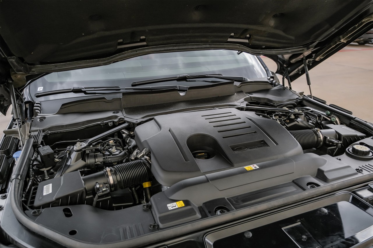 Land Rover Range Rover Sport Vehicle Main Gallery Image 45