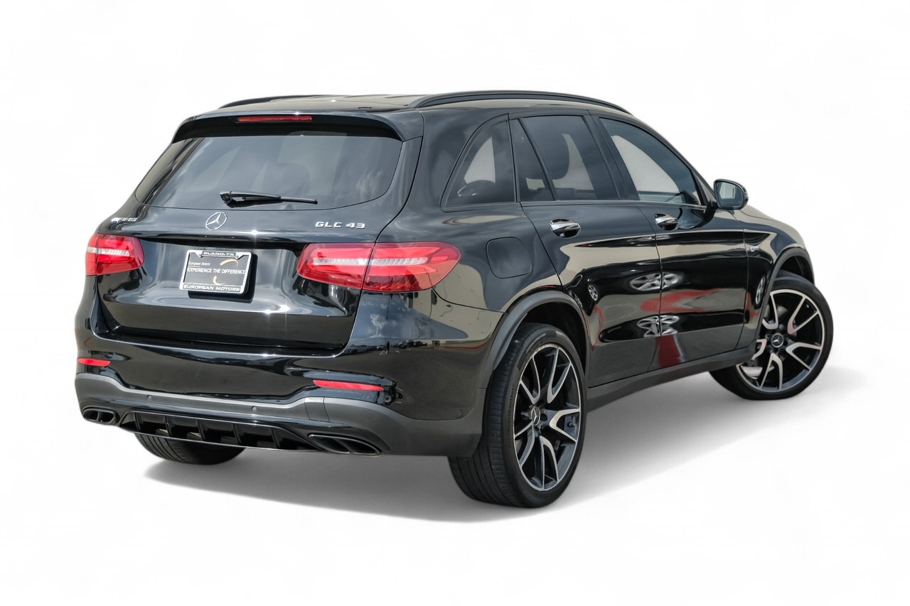 Mercedes-Benz GLC Vehicle Main Gallery Image 08