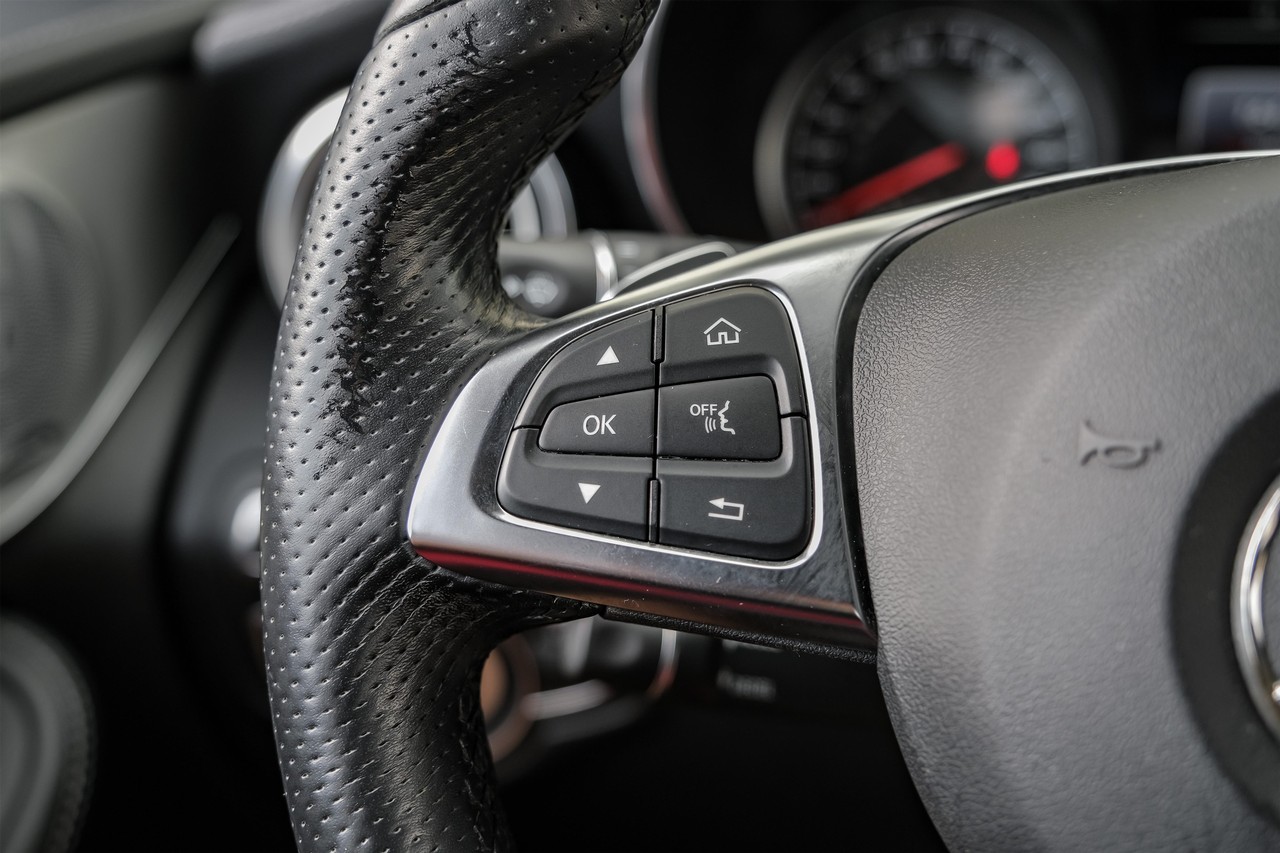 Mercedes-Benz GLC Vehicle Main Gallery Image 18