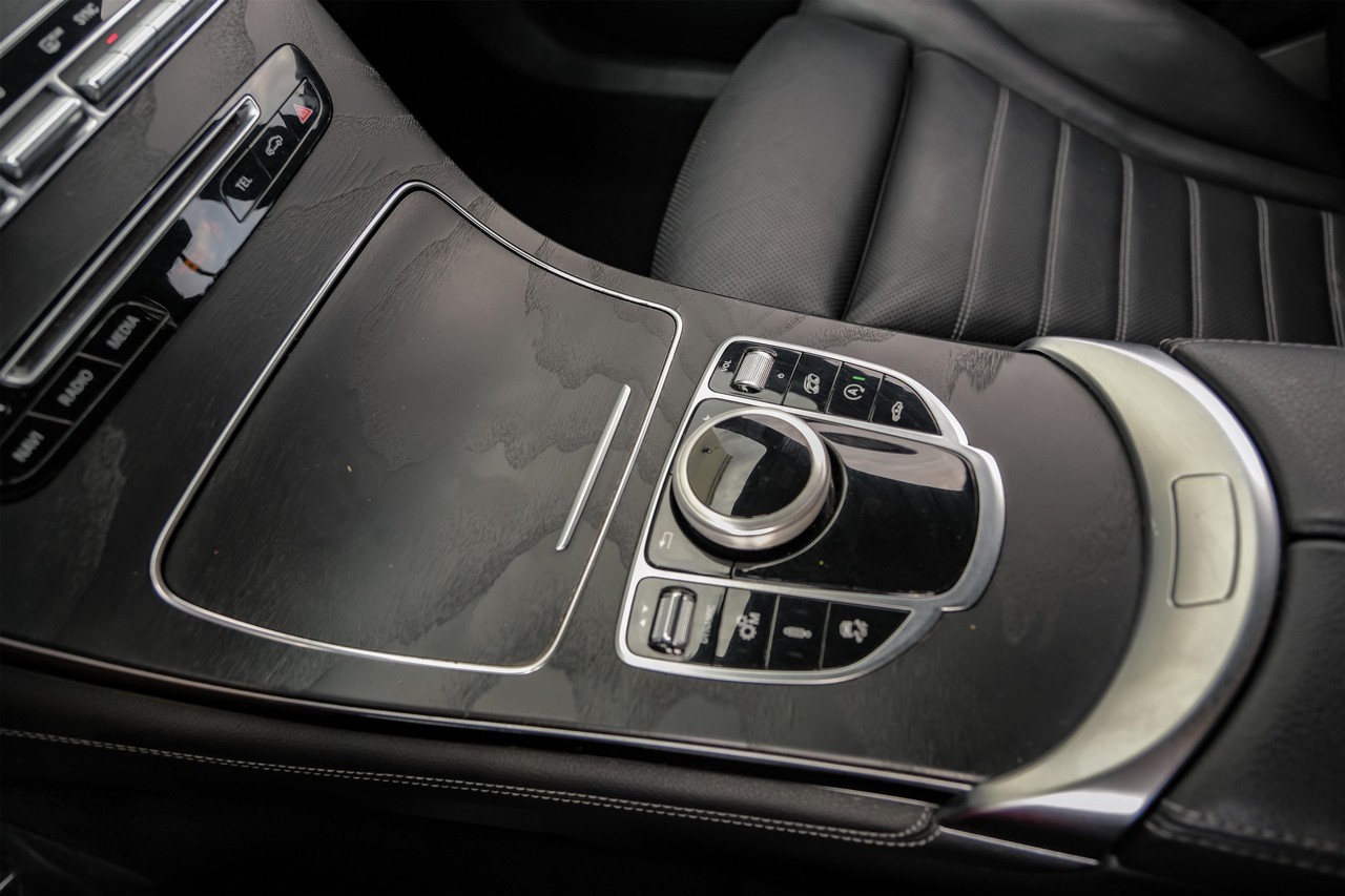 Mercedes-Benz GLC Vehicle Main Gallery Image 26