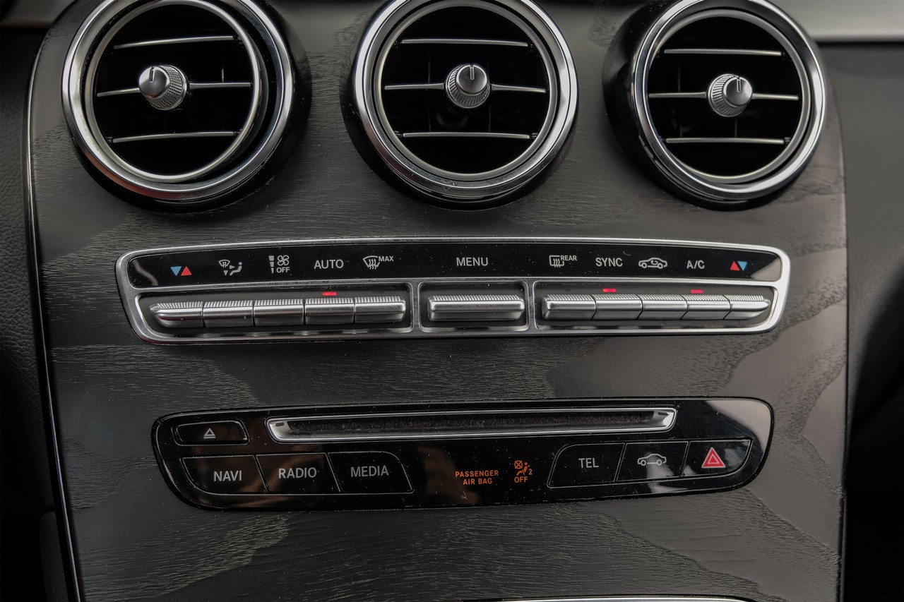 Mercedes-Benz GLC Vehicle Main Gallery Image 27
