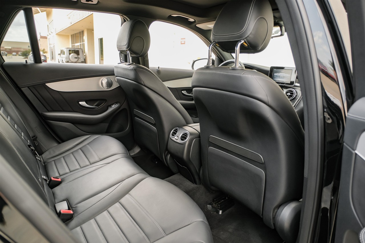 Mercedes-Benz GLC Vehicle Main Gallery Image 34