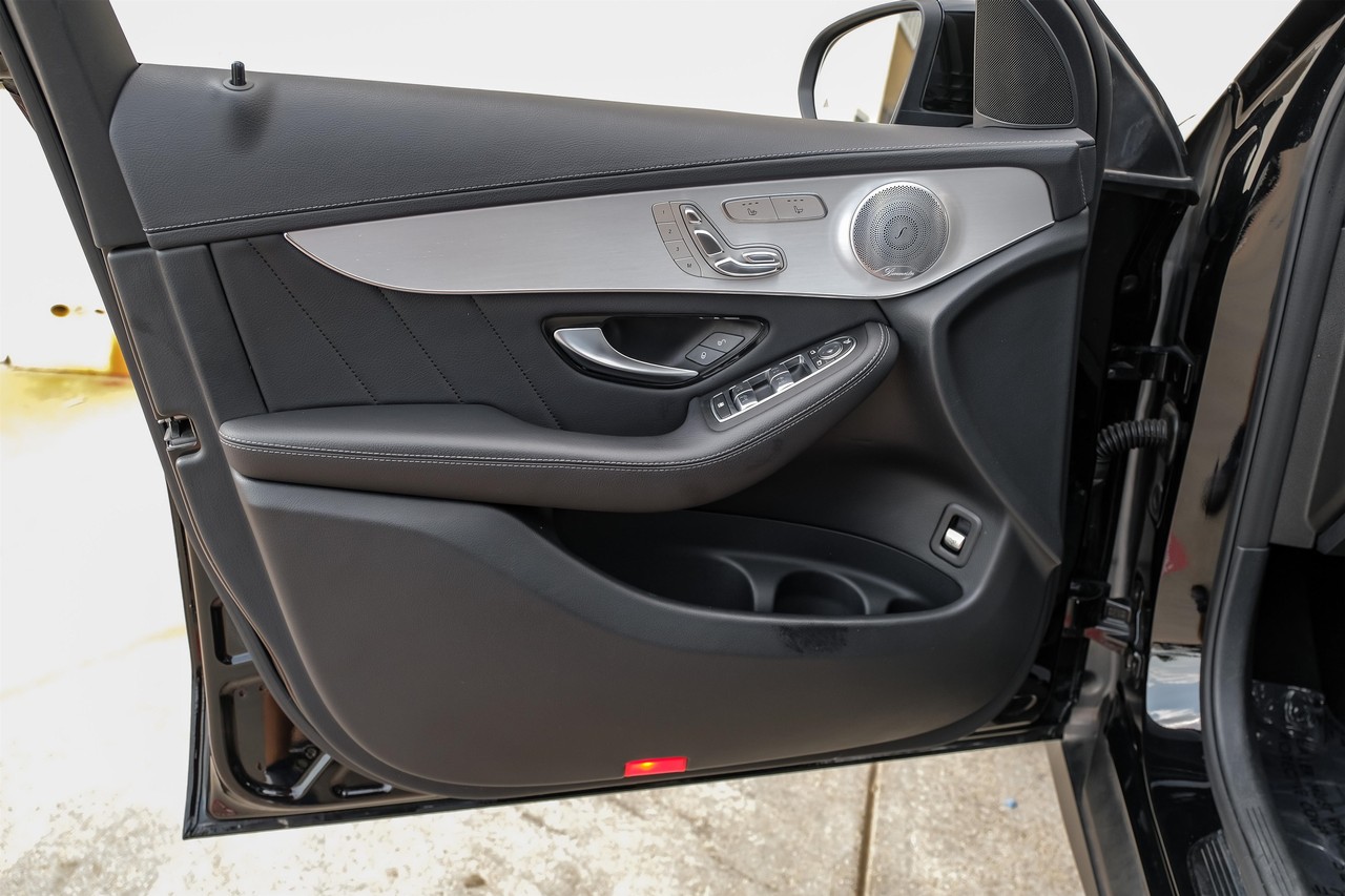 Mercedes-Benz GLC Vehicle Main Gallery Image 39