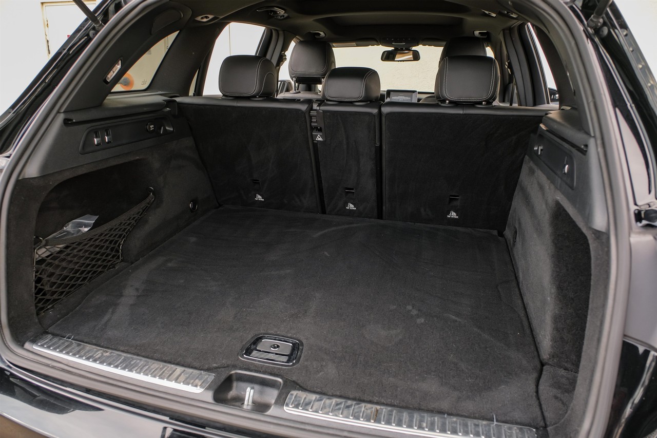 Mercedes-Benz GLC Vehicle Main Gallery Image 51