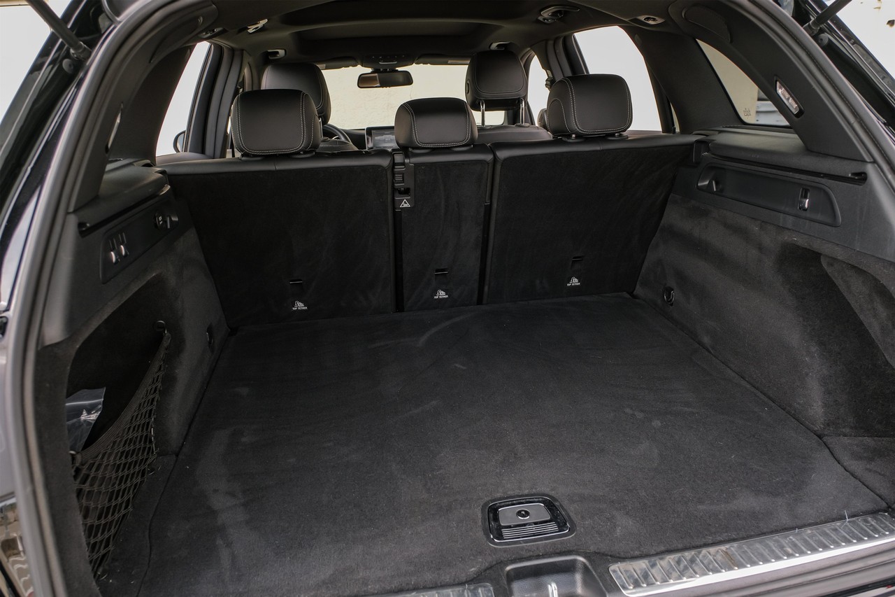 Mercedes-Benz GLC Vehicle Main Gallery Image 52