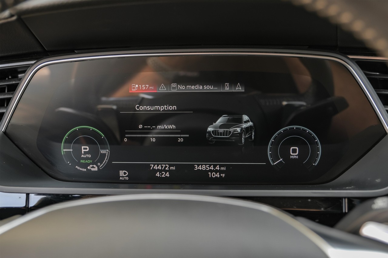 Audi e-tron Vehicle Main Gallery Image 20