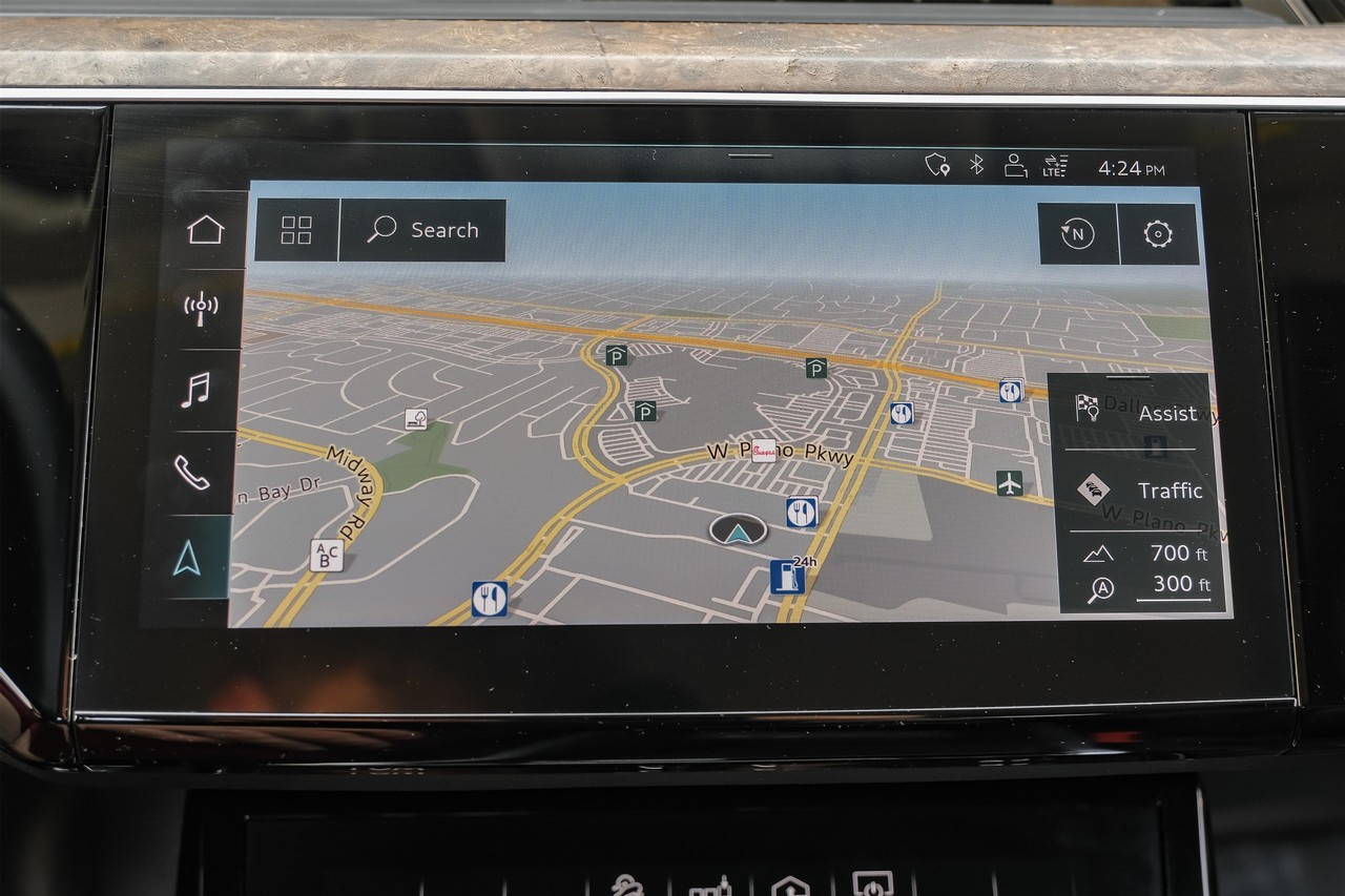 Audi e-tron Vehicle Main Gallery Image 23