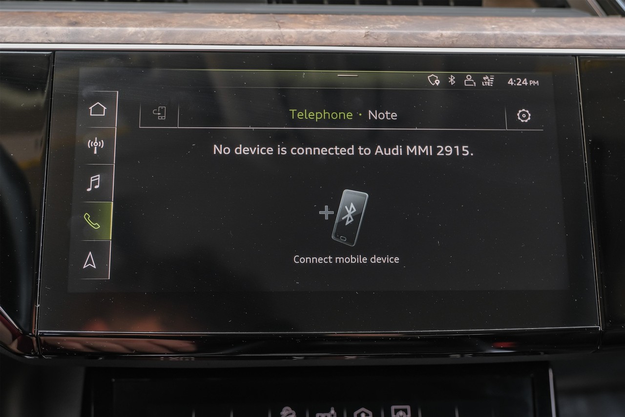 Audi e-tron Vehicle Main Gallery Image 31