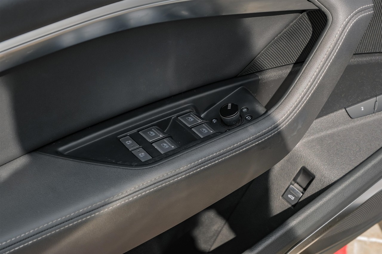 Audi e-tron Vehicle Main Gallery Image 42