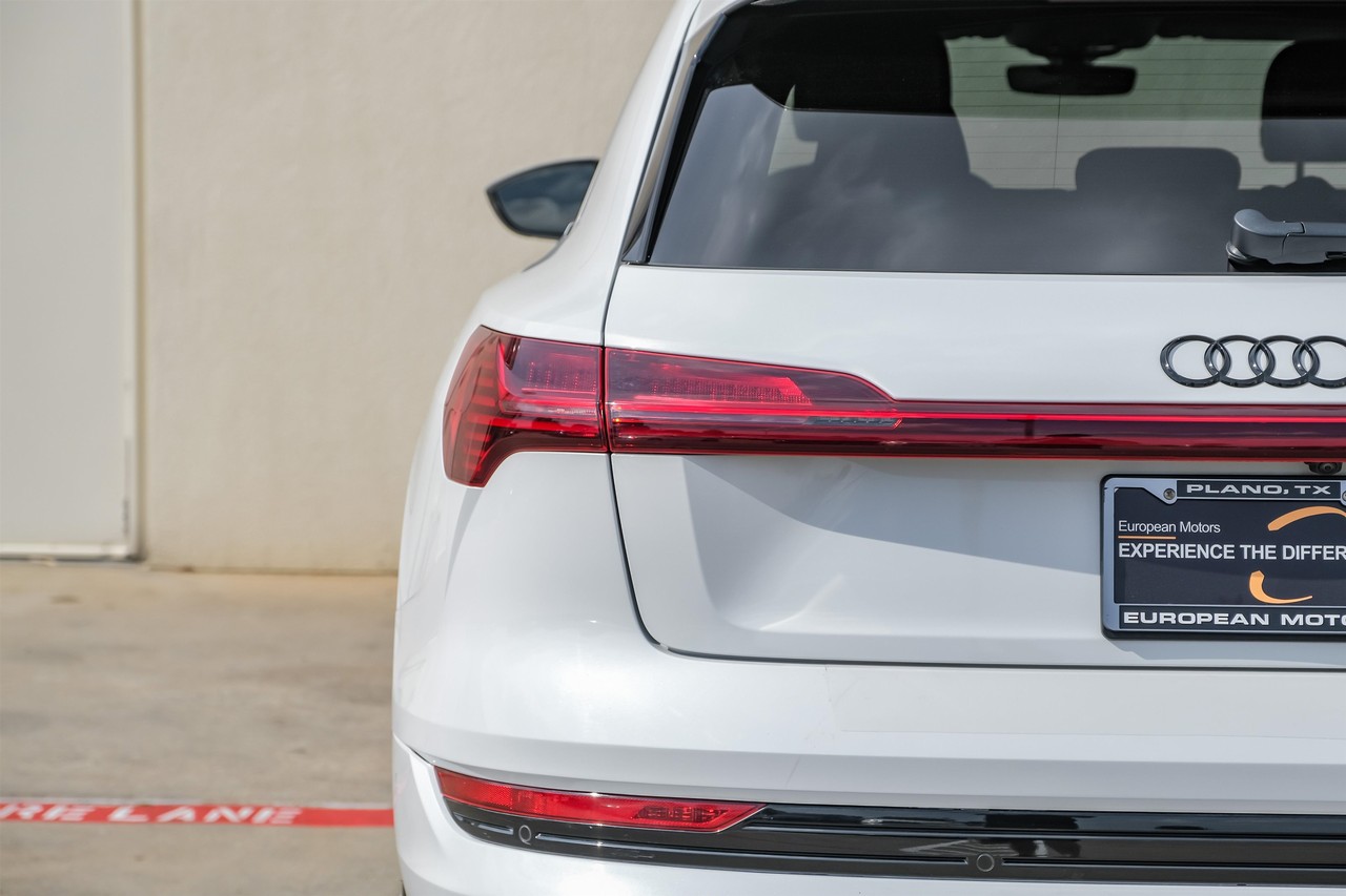 Audi e-tron Vehicle Main Gallery Image 47